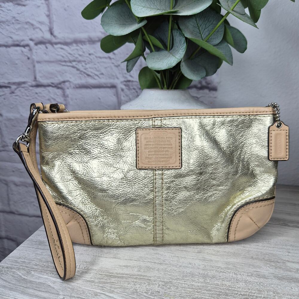 Coach Vintage Metallic Gold Leather Wristlet Clutch Pouch Exterior Creed Y2K